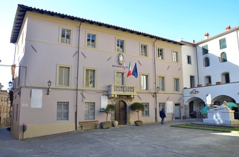 LICCIANA NARDI - Piazza del Municipio