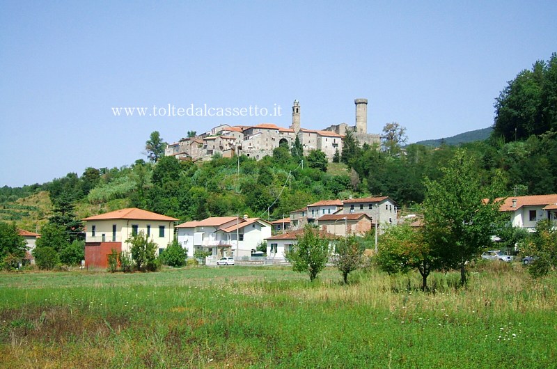 MALGRATE di VILLAFRANCA - Il colle nella valle del torrente Bagnone dove si erge il borgo