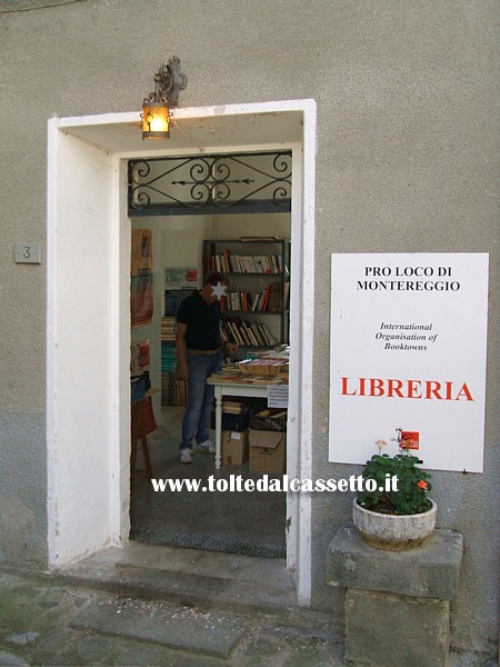 MONTEREGGIO (Festa del Libro 2013) - La libreria della Pro Loco