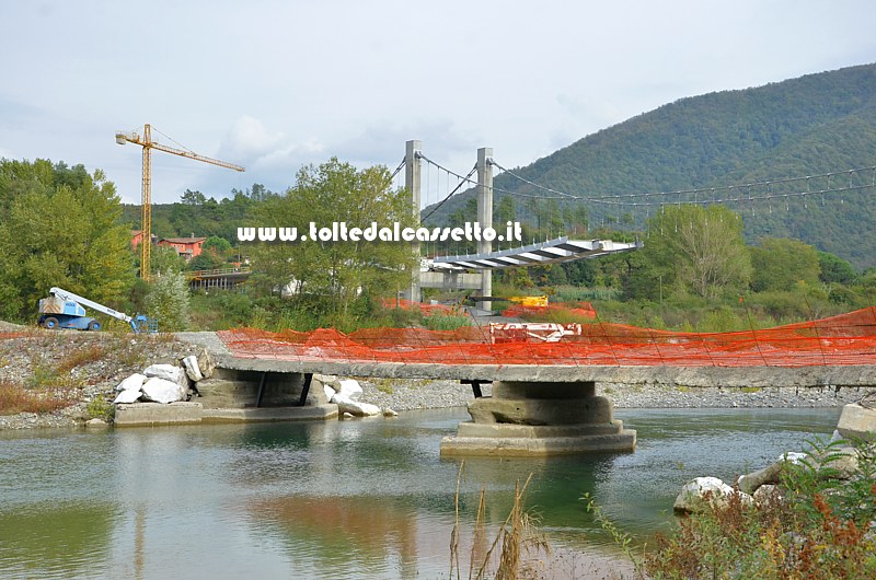 PONTE di STADANO (17 ottobre 2016) - La nuova struttura appare a monte del vecchio ponte distrutto nel 2011