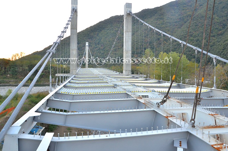 PONTE di STADANO (28 ottobre 2016) - Moduli gi assemblati del piano stradale