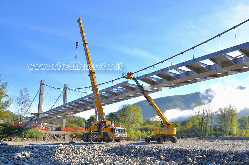 PONTE di STADANO (29 ottobre 2016) - Profilo della struttura lato pilone a doppia antenna