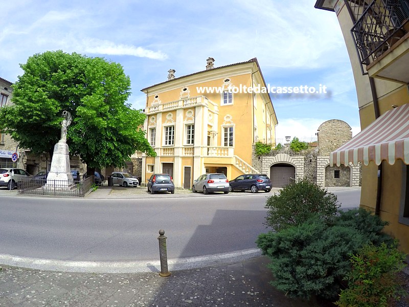 PALLERONE di AULLA - Il Castello-Villa dei Marchesi Malaspina