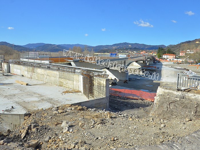 CAPRIGLIOLA - Lavori per collegare la struttura alla terraferma