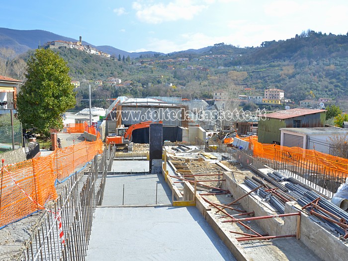 ALBIANO MAGRA - Lavori per collegare la struttura alla terraferma