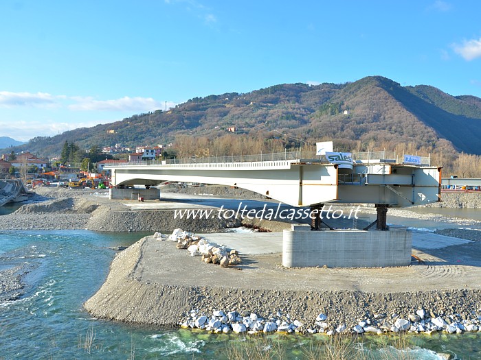 CAPRIGLIOLA - La prima campata del nuovo ponte sul Magra