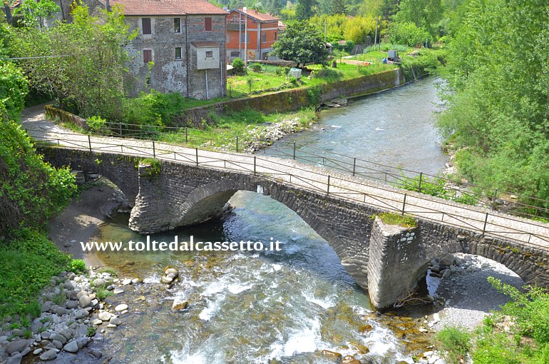 PONTEBOSIO - Il ponte medievale sul torrente Taverone