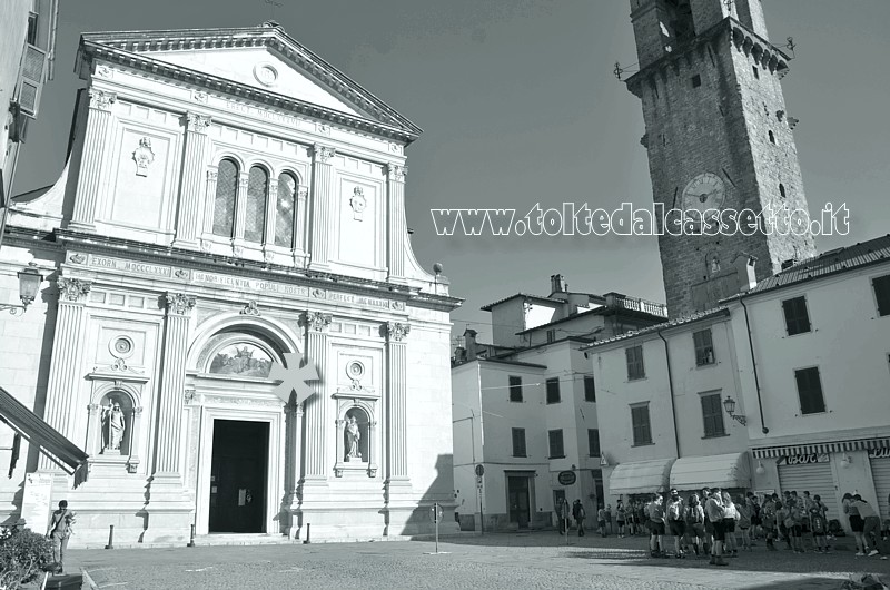 PONTREMOLI - Cattedrale di Santa Maria del Popolo e Torre dell'Orologio