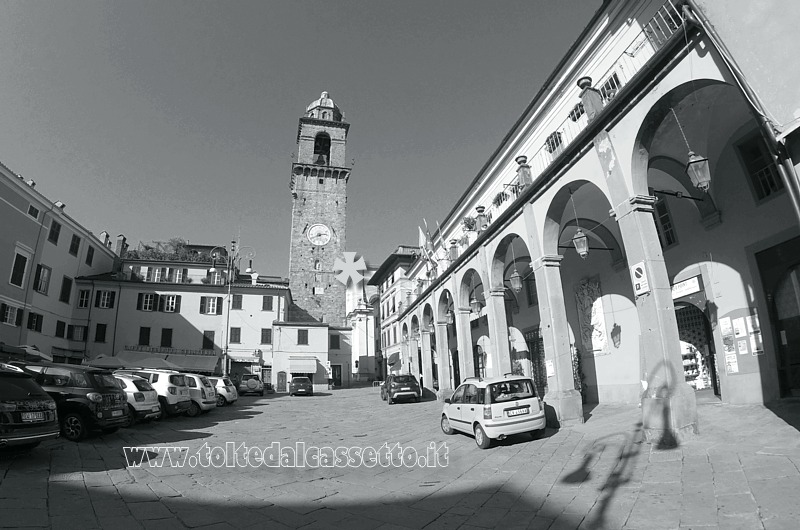 PONTREMOLI - Piazza della Repubblica