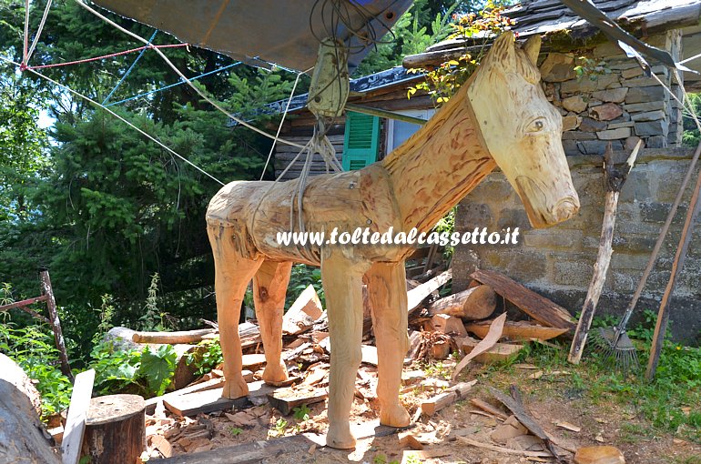 SCULTURE DI GINO FOGOLA - Cavallo ancora in fase di lavorazione