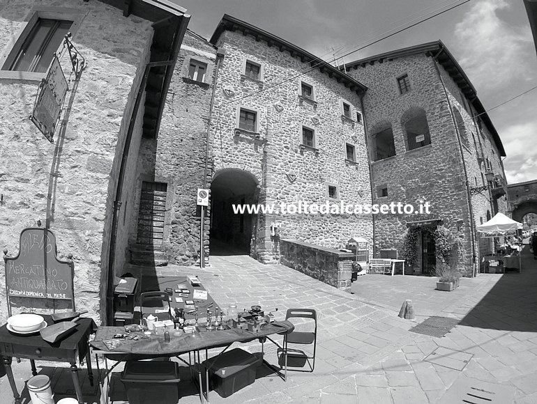 FILETTO di VILLAFRANCA - Arco di accesso a Piazza della Immacolata