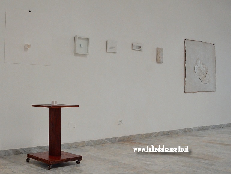 COLONNATA - Opere dell'artista Nadia Sabbioni in esposizione durante la mostra "BIANCO, arte, poesia"