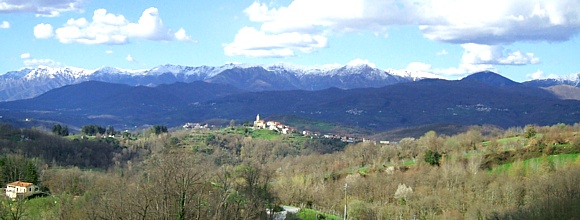 CESERANO di Fivizzano - Panorama collinare e montano