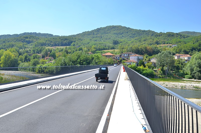 PONTE MAGRA (30 luglio 2016) - Il nuovo piano stradale del ponte sul fiume Magra