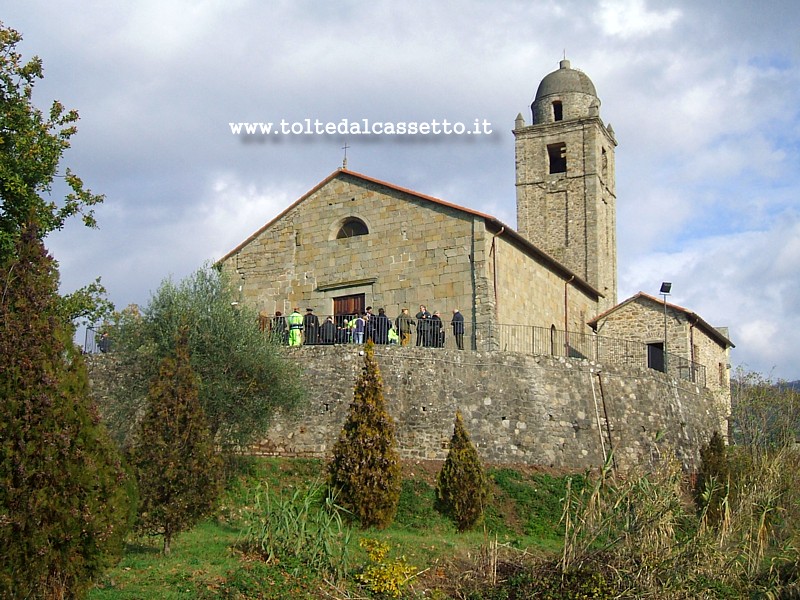 MONTEDIVALLI (frazione di Podenzana) - L'impianto della Pieve di Sant'Andrea di Castello, gi dichiarata monumento nazionale