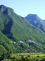 L'incredibile panorama della Valle del Lucido, affluente del torrente Aulella