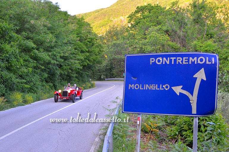 MILLE MIGLIA 2018 - Terzi classificati Andrea Vesco e Andrea Guerini con la loro Alfa Romeo 6C 1750 Super Sport Zagato (num. 39), qui ripresi mentre affrontano i tornanti della Strada Statale n.62 della Cisa