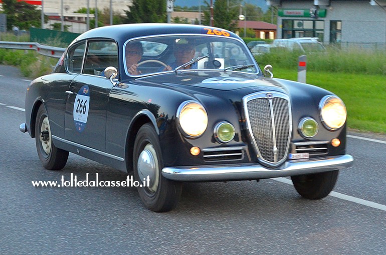 MILLE MIGLIA 2018 - Lancia Aurelia B 20 GT 2000 del 1952 (num. 266)