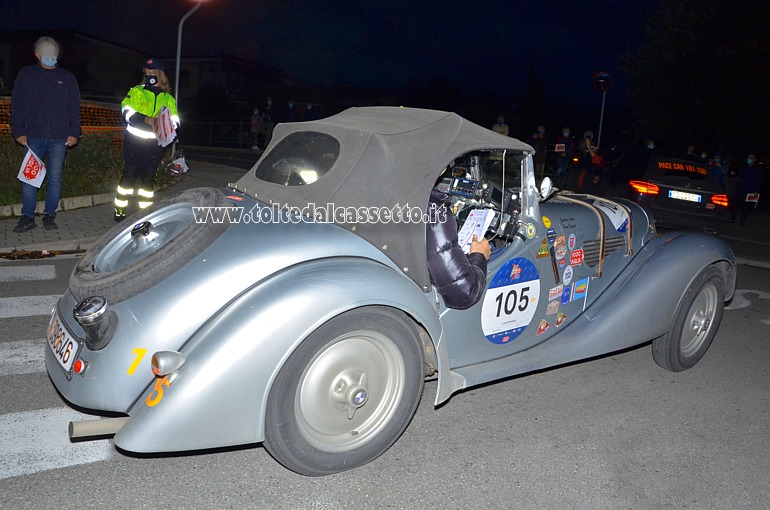 MILLE MIGLIA 2020 - BMW 328 anno 1938 (Equipaggio: Tomaso Trussardi e Gianmaria Aghem - Numero di gara: 105 - Guest Car)