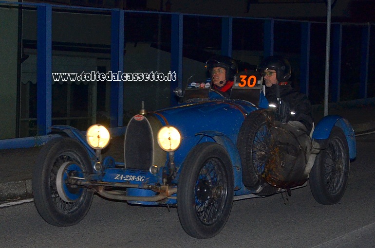 MILLE MIGLIA 2020 - Bugatti T 37 A anno 1927 (Equipaggio: Giuseppe Ambrosi e Olivier Le Quellec - Numero di gara: 30)