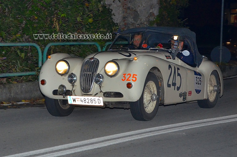 MILLE MIGLIA 2020 - Jaguar XK 140 OTS Roadster anno 1955 (Equipaggio: Guenter Holleis e Thomas Wallmann - Numero di gara: 325)