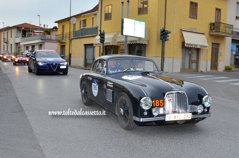 MILLE MIGLIA 2021 - Aston Martin DB 2 anno 1951 (Equipaggio: Michel Decremer e Marie Claire Martens - Numero di gara: 185)