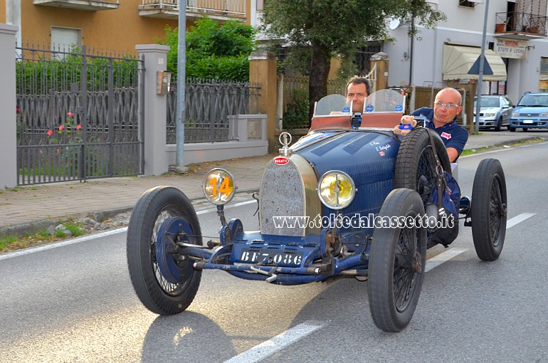 MILLE MIGLIA 2021 - Bugatti T37 anno 1926 (Equipaggio: Domenico Battagliola ed Emanuel Piona - Numero di gara: 14)