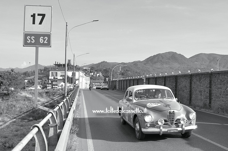 MILLE MIGLIA 2022 - Alfa Romeo 1900 Super anno 1956 (Equipaggio: Giuseppe Scaramozzino e Davide Tondelli - Numero di gara: 910 - Team: Equipaggi militari)