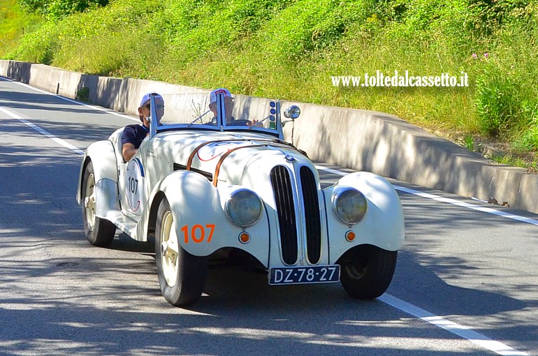 MILLE MIGLIA 2024 - BMW 328 anno 1937 (Equipaggio: Biorn Oosterhof e Mark Van De Wijdeven - Numero di gara: 107)