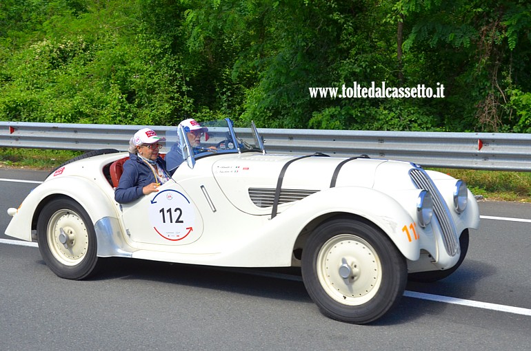 MILLE MIGLIA 2024 - BMW 328 anno 1938 (Equipaggio: Alfonso Facchini e Luigia Olivetti - Numero di gara: 112)