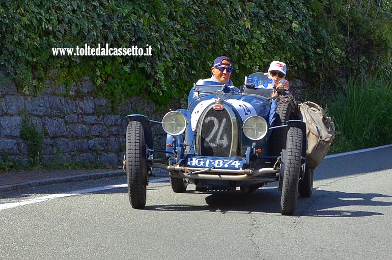 MILLE MIGLIA 2024 - Bugatti T 37 A anno 1927 (Equipaggio: Matteo Belotti e Martina Belotti - Numero di gara: 24)