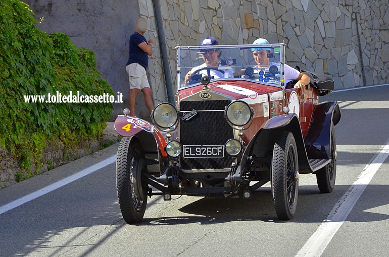 MILLE MIGLIA 2024 - OM 665 S Superba 2000 cm3 anno 1926 (Equipaggio: Federico Riboldi e Alberto Riboldi - Numero di gara: 4)