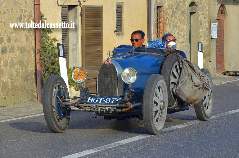 MILLE MIGLIA 2025 - Bugatti T 37 A anno 1927 (Equipaggio: Matteo Belotti e Ingrid Plebani - Numero di gara: 23)