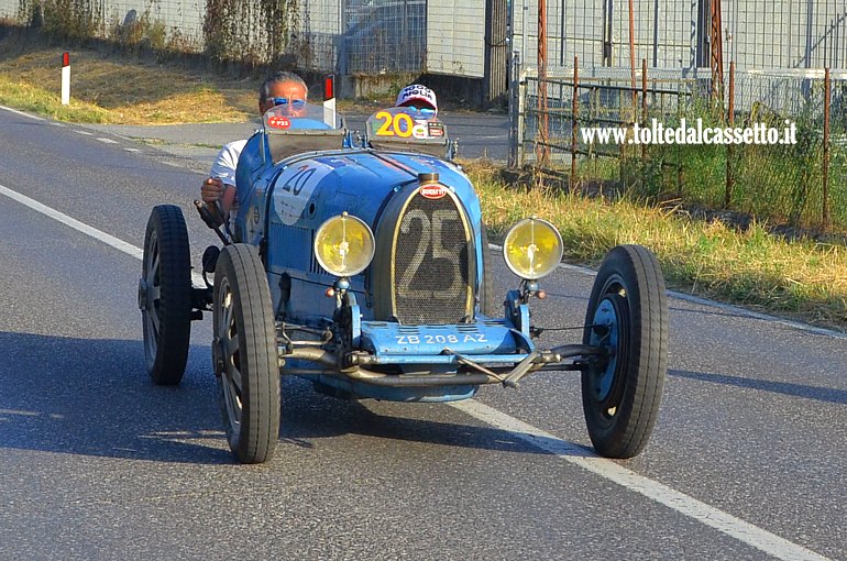 MILLE MIGLIA 2025 - Bugatti T 37 anno 1927 (Equipaggio: Massimiliano Paglione e Alessio De Angelis - Numero di gara: 20)