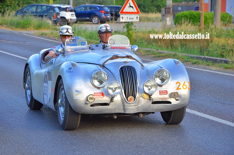 MILLE MIGLIA 2025 - Jaguar XK 120 OTS Lightweight anno 1950 (Equipaggio: Geir Ramleth e Oliver Ramleth - Numero di gara: 263 - Team: Retro Rally Group)
