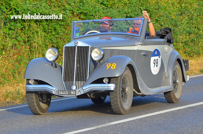 MILLE MIGLIA 2025 - Lancia Belna Augusta anno 1934 (Equipaggio: Fedele Gubitosi e Antonio Maria Gola - Numero di gara: 98)