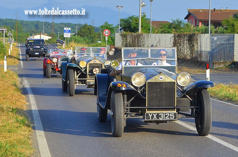 MILLE MIGLIA 2025 - Lancia Lambda Tipo 218 anno 1928 (Equipaggio: Giovanni Pedrali e Simona Bonomelli - Numero di gara: 32)