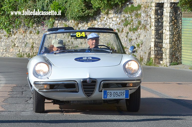 GRAN PREMIO TERRE DI CANOSSA 2016 - Alfa Romeo Duetto Spider del 1966 (Equipaggio: Grassetti A. e Baldassarri P. - Numero di gara: 84)