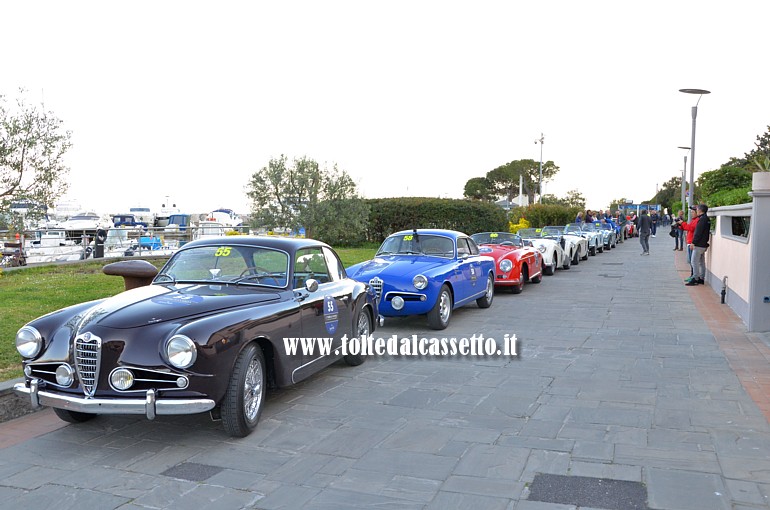 GRAN PREMIO TERRE DI CANOSSA 2016 - In sosta sul porticciolo di Bocca di Magra si riconoscono una Alfa Romeo 1900 CSS (n.55) e dietro una Alfa Romeo Giulietta Sprint Veloce Alleggerita (n.58)