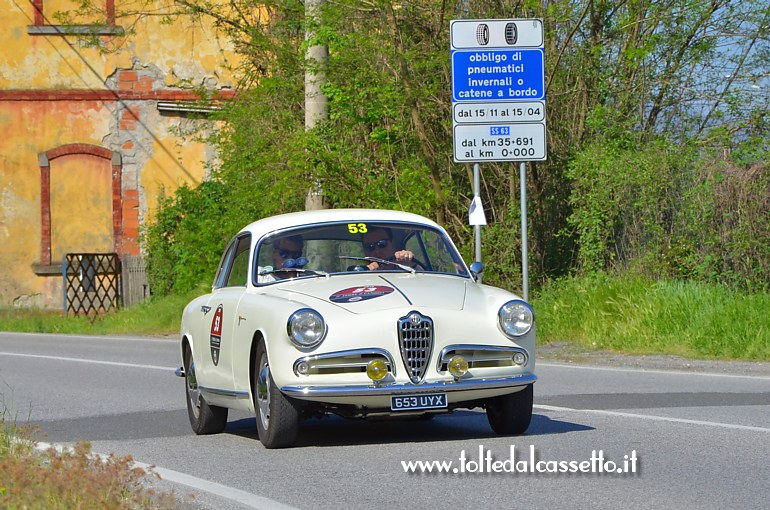GRAN PREMIO TERRE DI CANOSSA 2018 (Aulla) - Alfa Romeo Giulietta Sprint Veloce Confortevole anno 1958 dei britannici Rawson e Rawson (numero di gara 53)