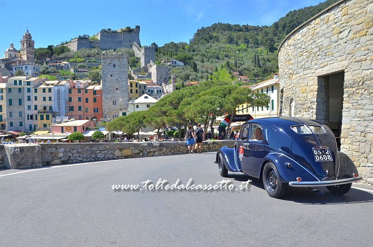 GRAN PREMIO TERRE DI CANOSSA 2018 - La Lancia Aprilia 238 del 1937 con equipaggio Belotti e Plebani (numero di gara 7 - Scuderia Brescia Corse) mentre sta per arrivare a Portovenere