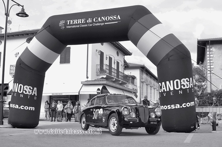 GRAN PREMIO TERRE DI CANOSSA 2020 - La Lancia Aurelia B20 GT degli statunitensi Atcherley D. e Atcherley L. (Scuderia: Retro Rally Group - Numero di gara: 2)