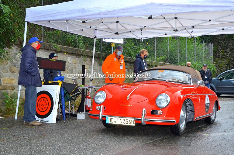 GRAN PREMIO TERRE DI CANOSSA 2020 - La Porsche 356 A dei tedeschi Thielemann S. e Thielemann K.S. (Scuderia: Retro Rally Group - Numero di gara: 24)