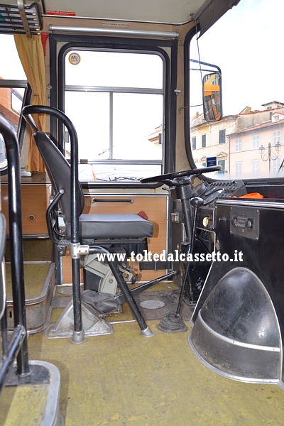 Posto guida di autobus FIAT 308 L Menarini del 1974 (ex Olivetti di Ivrea)