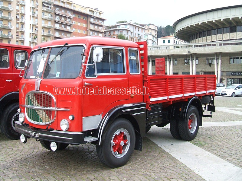 Profilo di autocarro FIAT 642 N6R (in produzione dal 1958 al 1960)