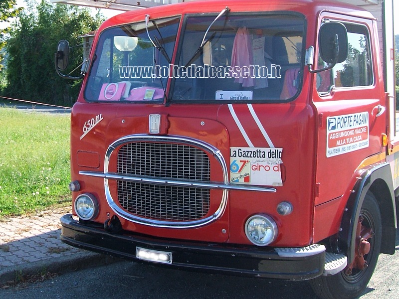 Autocarro FIAT 650 N1 che  stato anche al seguito del 67 Giro d'Italia