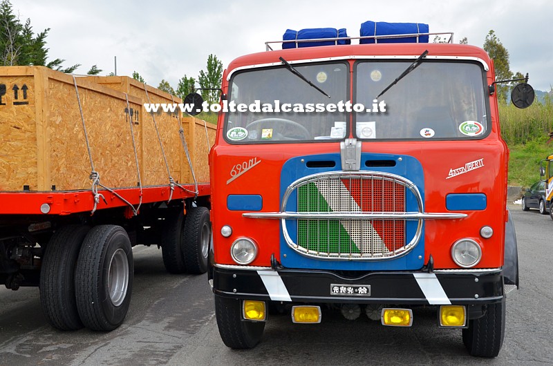 Autocarro FIAT 690 N1 (4 assi Viberti) in versione autotreno