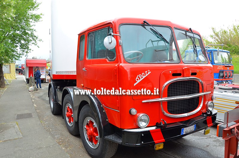 Autocarro FIAT 690 T2 allestito con cella frigorifera per trasporto carni