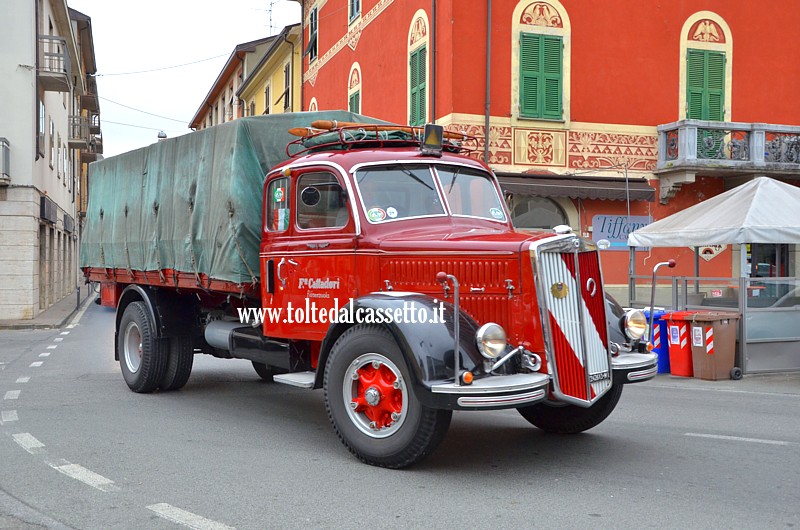 AULLA - Un autocarro LANCIA Esatau del 1954 transita nel centro cittadino durante la rievocazione storica del 23 aprile 2017 (Fornovo - Passo della Cisa - S.Stefano di Magra)