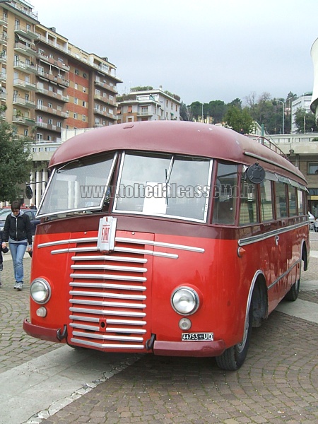 Autocorriera FIAT 626-RNL del 1948 - Motore a 6 cilindri / Alimentazione: gasolio / Cilindrata: 5.750 cm3 / Potenza: 70 CV / Posti: 28 / Velocita max: 70 Km/h